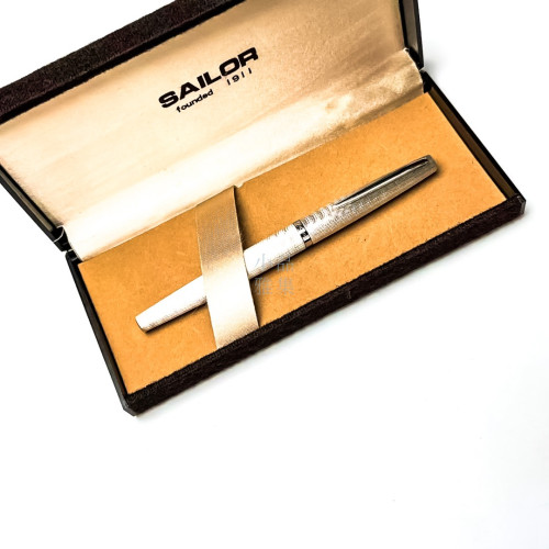 =中古美品= SAILOR 寫樂 銀製波浪筆桿 18K WG尖 F尖   特殊造型筆尖 #GH-1740K