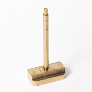 【台電 退役封水銅條再製計畫 】台電文創 x YSTUDIO  水力筆 Hydropower Ballpoint Pen (含筆座套裝組) 【台電 退役封水銅條再製計畫 】台電文創 x YSTUDIO  水力筆 Hydropower Ballpoint Pen (含筆座套裝組)