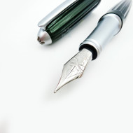 德國 DIPLOMAT 迪波曼 AERO 太空梭 鋼筆(珐瑯綠 不銹鋼尖) 德國 DIPLOMAT 迪波曼 AERO 太空梭 鋼筆(珐瑯綠 不銹鋼尖)