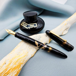 日本 PILOT 百樂 平蒔繪 板本康則 國光會 雙鶴 18K金 鋼筆 日本 PILOT 百樂 平蒔繪 板本康則 國光會 雙鶴 18K金 鋼筆