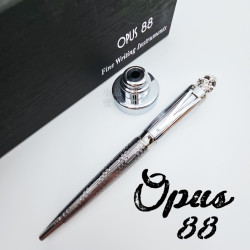 OPUS 88 骷髏頭 鍍鉑金 原子筆檯組 (格子紋) OPUS 88 骷髏頭 鍍鉑金 原子筆檯組 (格子紋)