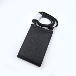 『預購商品』德國 Montblanc 萬寶龍 大師傑作 粒面軟皮系列 迷你信封包 (126243) 『預購商品』德國 Montblanc 萬寶龍 大師傑作 粒面軟皮系列 迷你信封包 (126243)