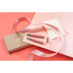 臺灣 22 DESIGN STUDIO 菱格系列 筆擱禮盒 鋼珠筆(櫻粉) 臺灣 22 DESIGN STUDIO 菱格系列 筆擱禮盒 鋼珠筆(櫻粉)