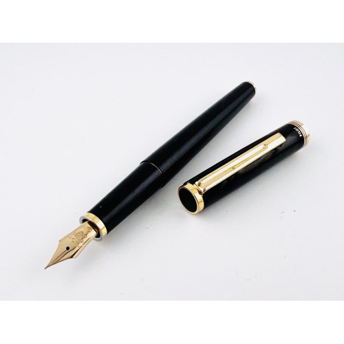 =中古美品= PILOT 百樂 14K 黑桿 Ｆ尖  鋼筆 #Pilot8940