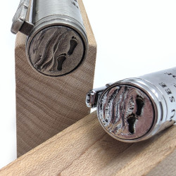 美國 PenLoco 足跡 Footprints 花紋桿 手工 原子筆 (三款可選) 美國 PenLoco 足跡 Footprints 花紋桿 手工 原子筆 (三款可選)