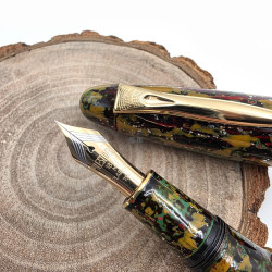 臺灣職人昆陽  二創系列 漆塗款『 荒絢 』(使用Platinum 出雲 生漆繪製 )M尖 臺灣職人昆陽  二創系列 漆塗款『 荒絢 』(使用Platinum 出雲 生漆繪製 )M尖