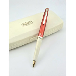 優選短鋼=中古美品= Pilot Elite 18K 早期款 鋼筆 有刻印字 #M6240 優選短鋼=中古美品= Pilot Elite 18K 早期款 鋼筆 有刻印字 #M6240