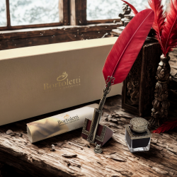 義大利 Bortoletti Set82 羽毛沾水筆+筆座+30ml黑色墨水一瓶(紅色羽毛) 義大利 Bortoletti Set82 羽毛沾水筆+筆座+30ml黑色墨水一瓶(紅色羽毛)