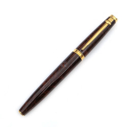 ☆典藏老筆☆卡達CARAN D’ACHE 利曼 珐瑯棕漆 18K 鋼筆 #M6300  ☆典藏老筆☆卡達CARAN D’ACHE 利曼 珐瑯棕漆 18K 鋼筆 #M6300