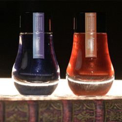 韓國Dominant Industry 『 Alchemist 鍊金術系列 』閃粉墨水 25ml （ 兩色可選 ）