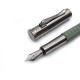 德國 Graf von Faber-Castell Guilloche系列 繩紋飾 18k 鋼筆（鼠尾草綠）