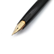 ☆典藏老筆☆ 白金牌 Old Platinum 黑桿 短鋼筆‘’18K金‘’筆尖 (方塊筆夾)   F  隨機附贈墨水!