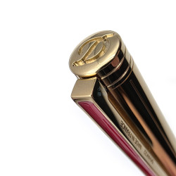 法國 S.T. Dupont 都彭 Classique 古典系列 金色 原子筆 尺寸:137 x 8.5 mm  材質:黃銅  重量:35克 法國 S.T. Dupont 都彭 Classique 古典系列 金色 原子筆 尺寸:137 x 8.5 mm  材質:黃銅  重量:35克