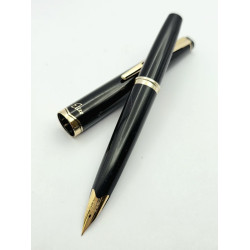 優選短鋼 =中古美品= Old Pilot 18K Elite 細尖 短鋼筆 #M3700 優選短鋼 =中古美品= Old Pilot 18K Elite 細尖 短鋼筆 #M3700