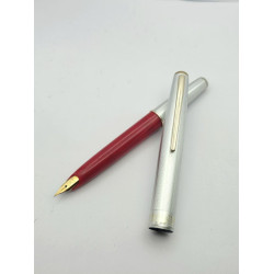 優選短鋼 =中古美品= Old Platinum 18K細軟尖 短鋼筆(銀色直條) 優選短鋼 =中古美品= Old Platinum 18K細軟尖 短鋼筆(銀色直條)