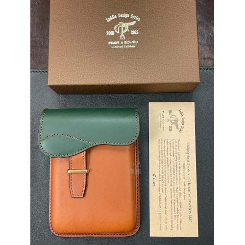 日本 PILOT 百樂 SOMES 馬鞍造型 鞍具皮革 五支裝 鋼筆筆套(二色可選)