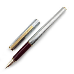 ☆ 全新品 ☆ PILOT 百樂 老款 LADY 銀格紋 14K 鋼筆(附原盒) ☆ 全新品 ☆ PILOT 百樂 老款 LADY 銀格紋 14K 鋼筆(附原盒)