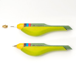 【木趣 | 啄墨2.0】實木版單筆 + 筆座 - 兼具擺飾與書寫的原木手工藝筆【五色鳥】