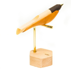 【木趣 | 啄墨2.0】實木版單筆 + 筆座 - 兼具擺飾與書寫的原木手工藝筆【山雀】