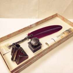 義大利 Bortoletti set82 羽毛沾水筆+墨水一瓶+筆座 組合(bordeaux波爾多紅羽毛款) 義大利 Bortoletti set82 羽毛沾水筆+墨水一瓶+筆座 組合(bordeaux波爾多紅羽毛款)