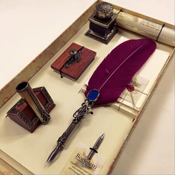 義大利 Bortoletti set81 羽毛沾水筆+沾水筆尖+墨水一瓶+壓墨器+便籤+筆座 組合 義大利 Bortoletti set81 羽毛沾水筆+沾水筆尖+墨水一瓶+壓墨器+便籤+筆座 組合