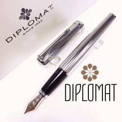 德國 DIPLOMAT 迪波曼 卓越A 銀格麥紋 鋼筆(14K金尖) 德國 DIPLOMAT 迪波曼 卓越A 銀格麥紋 鋼筆(14K金尖)