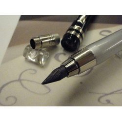 捷克 KOH-I-NOOR 5.6mm 草圖速繪鉛筆 ( 有筆夾款 ) 捷克 KOH-I-NOOR 5.6mm 草圖速繪鉛筆 ( 有筆夾款 )