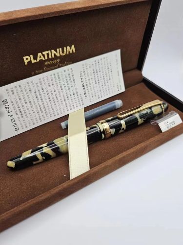  = 精美二手品 = PLATINUM 白金 3776 黑白乳牛 賽璐珞桿 極新品M尖 # YY5220B