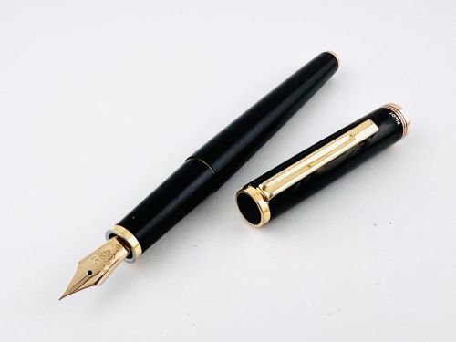 =中古美品= PILOT 百樂 14K 黑桿 Ｆ尖  鋼筆 #Pilot8940