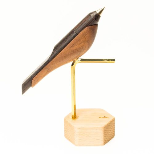 【木趣 | 啄墨2.0】實木版單筆 + 筆座 - 兼具擺飾與書寫的原木手工藝筆【烏鴉】