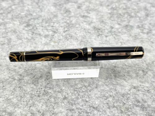 =庫存新品= Giorgio Fedon 1919 喬治飛登  黑色花紋鋼珠筆｜義式格調，書寫品味