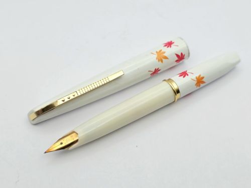 優選短鋼 =中古美品= Old Platinum 18K 細尖 鋼筆 (楓葉款）GH-1220K